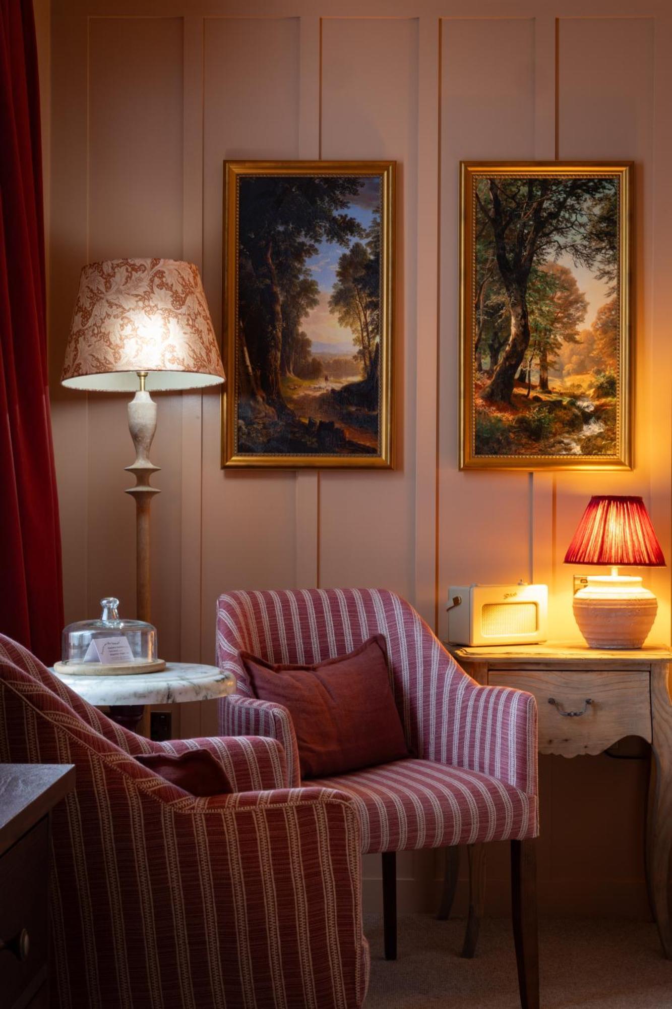 The Royal Forest - A Heartwood Inn Чінґфорд Екстер'єр фото